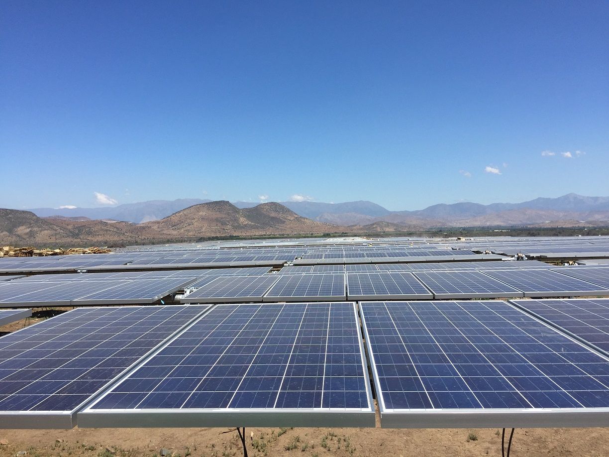 Planta-solar-fotovoltaica-Quilapilun-(Chile).